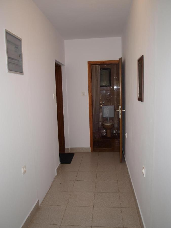 Rooms With A Parking Space Krk - 13553 Vrh  Ngoại thất bức ảnh